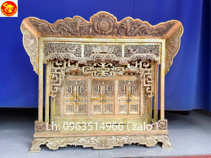 khám thờ bằng đồng cao 1,07 m rộng 75 cm