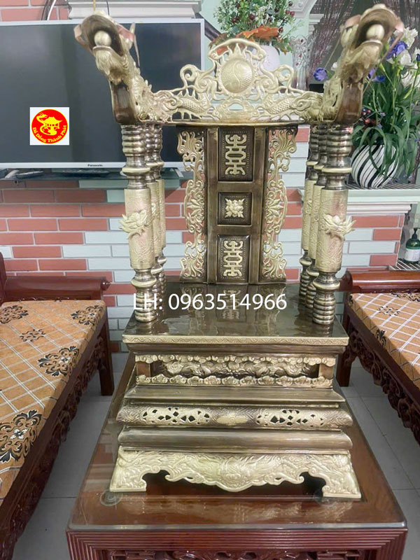 ngai thờ bằng đồng hun giả cổ