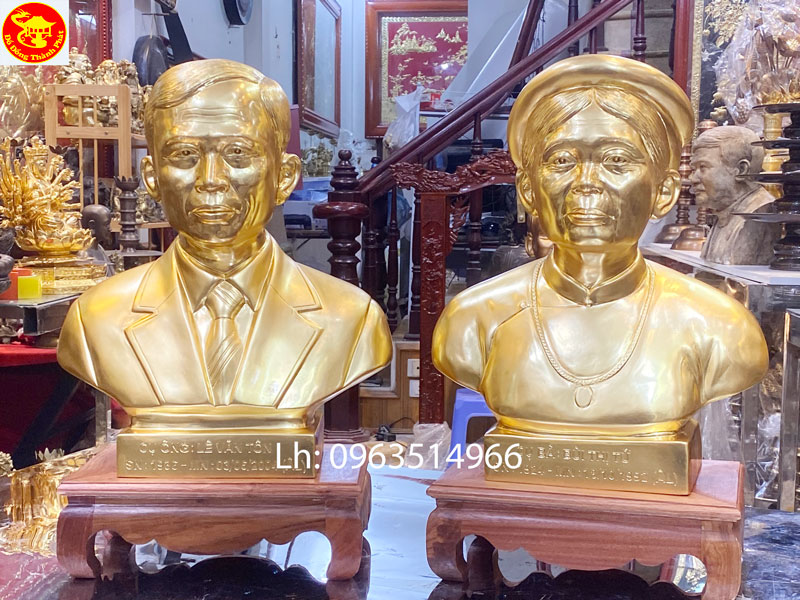 hoàn thiện tượng chân dung bán thân dát vàng 9999